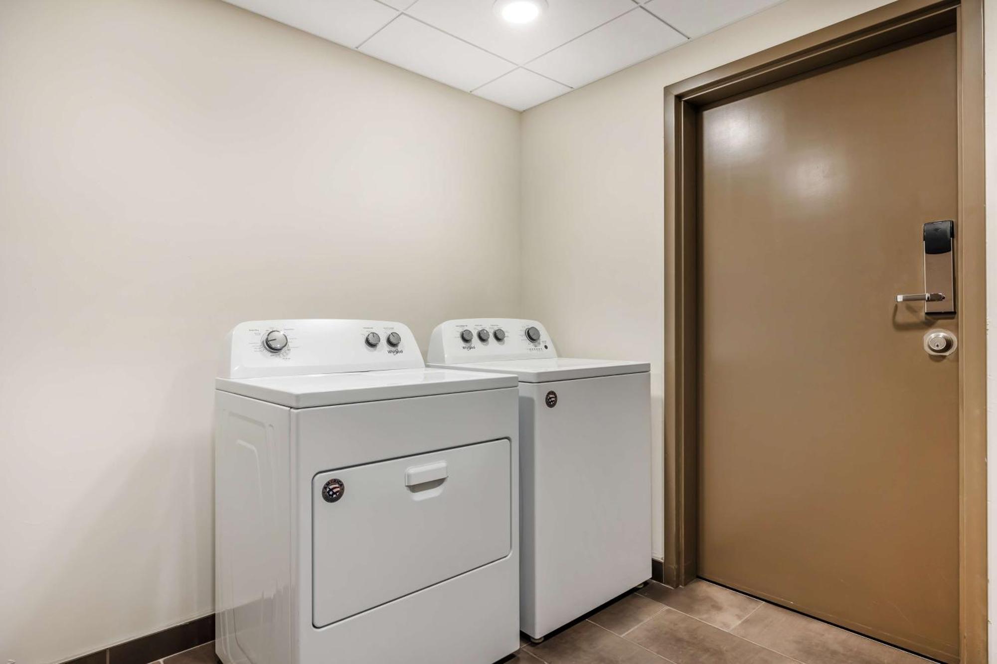 Vib Best Western Springfield Exterior photo